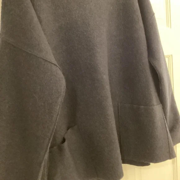 Eileen Fisher bateau neck boxy top, 100% wool in no ( deep navy). Runs large). - Picture 4 of 4